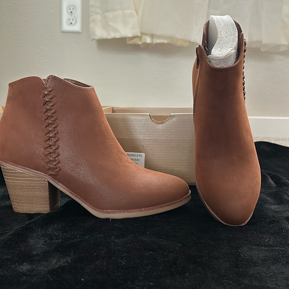 Stylish Women’s Boots